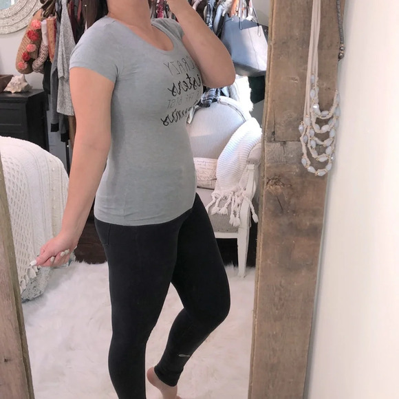 No boundaries size medium gray funny Aunt T-shirt - Picture 2 of 4